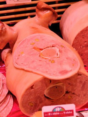 Porcelet farci aux pistaches (tranche)