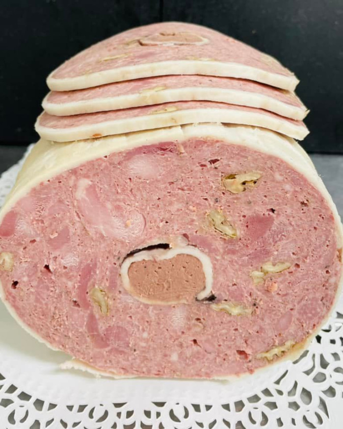 Galantine de chevreuil aux noix (tranche)