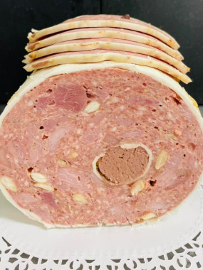 Galantine de chapon aux amandes torréfiées (tranche)